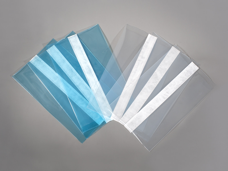 Center Strip Pouch Made of Tyvek